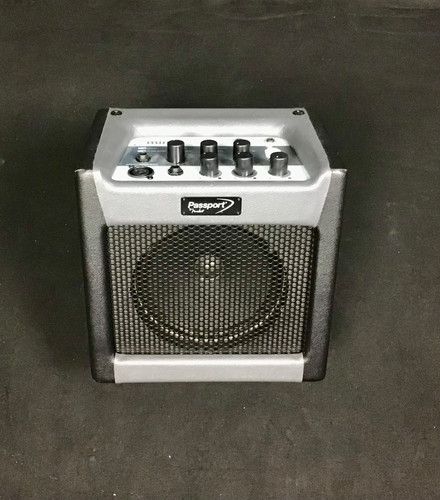 [良品] Fender Passport mini Fender Passport® Mini Compact portable PA system — great for