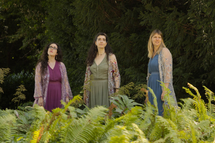 drei Frauen im Farnnwald, Tiara's Garden, Sandra Thomi, Tabea Kämpf, Marlen Brand