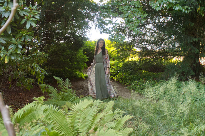 Frau im Farngarten, Frau im Wald, Sandra Thomi, Tiara's Garden,