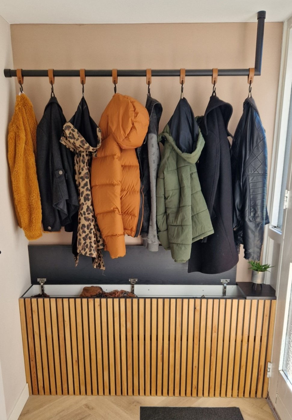 Radiatorombouw met opbergruimte