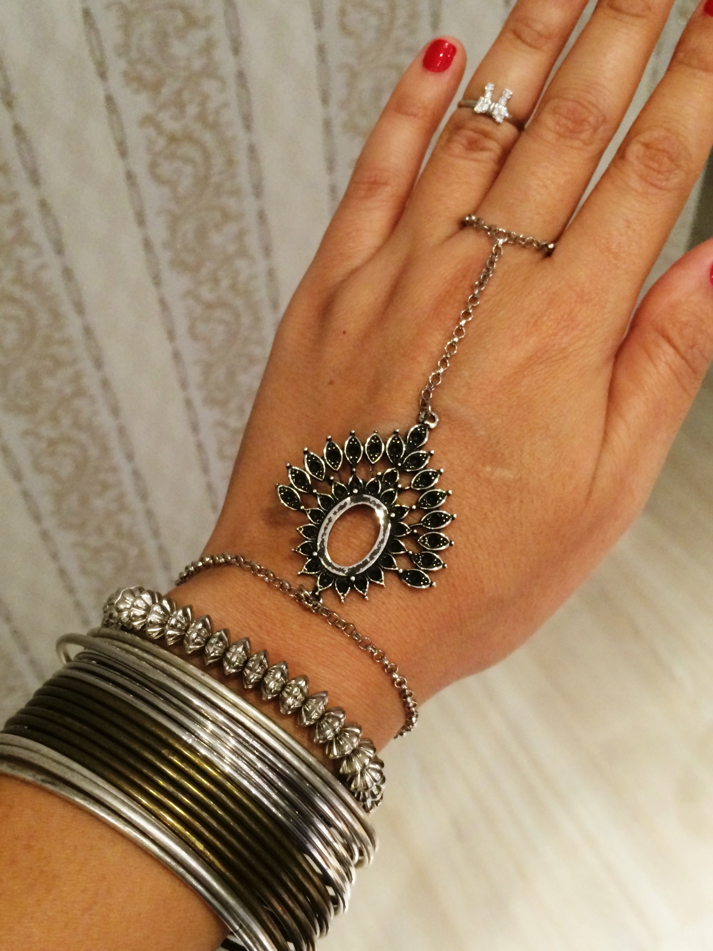 Hand Chain Luxury Prata