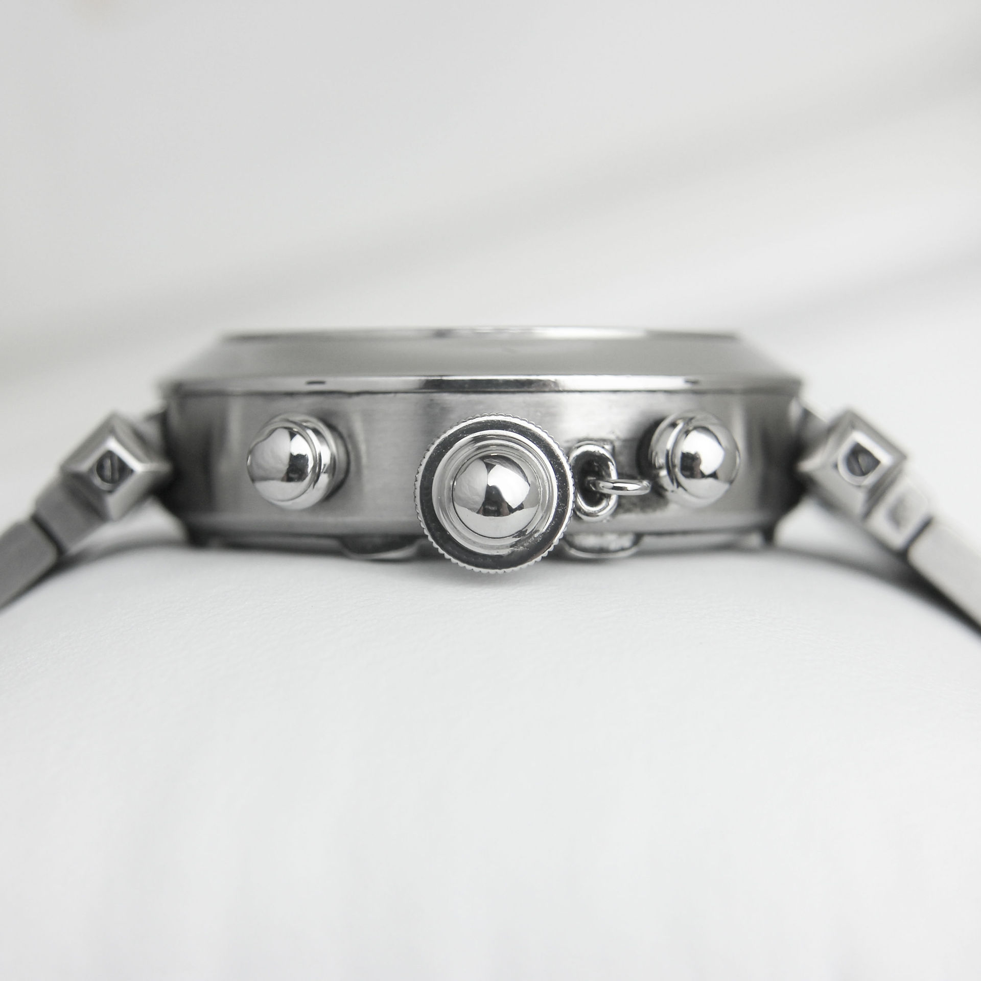 Cartier Pasha Chronograph 2412 pushers