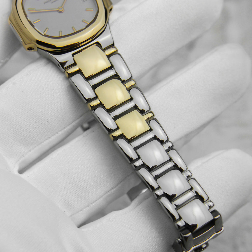 Thumbnail: Patek Phillipe Nautilus 4700/51 Ladies watch with steel and gold bracelet