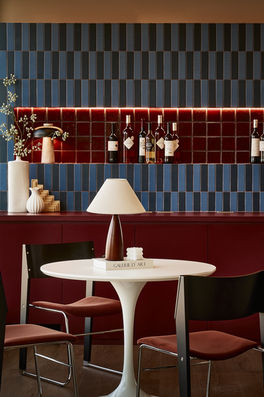 商辦空間裡有設計風格的家具家飾燈飾