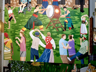 "Graceland" (center panel)