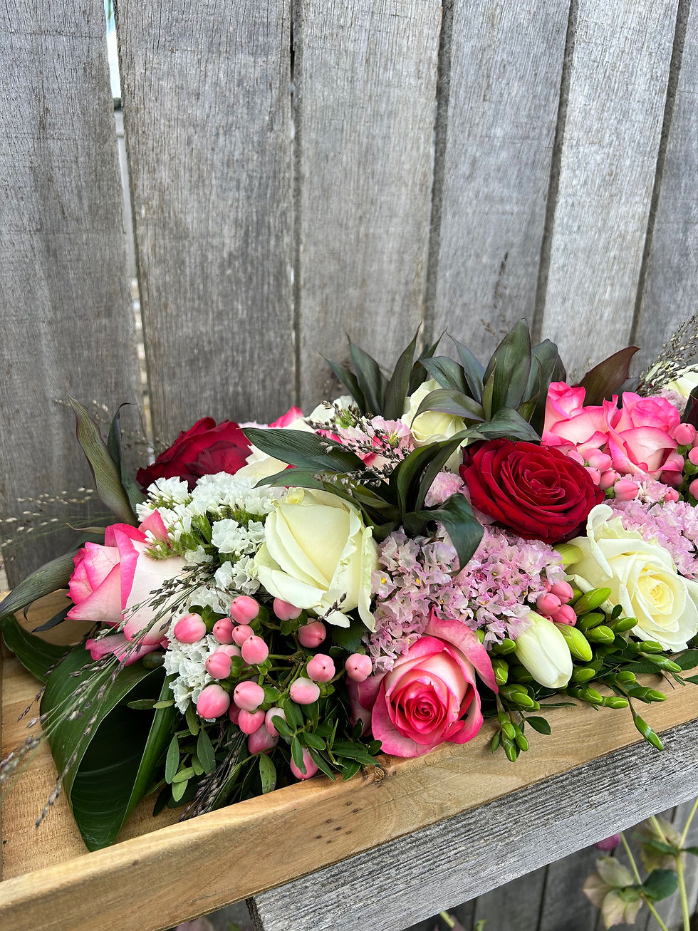 Thumbnail: Snijbloemen - Groot bloemstuk - Ideaal verjaardagsgeschenk