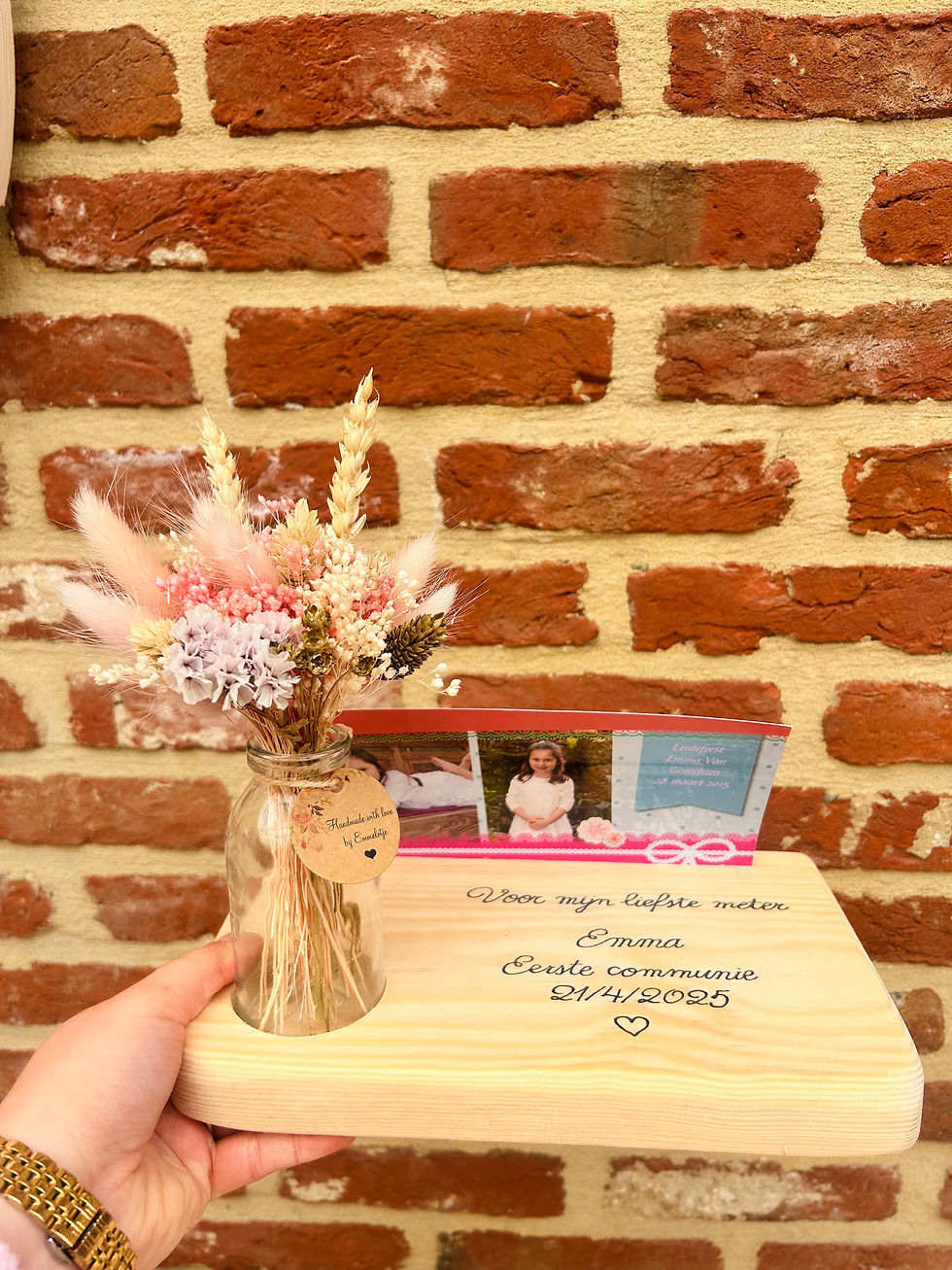 Thumbnail: Droogbloemen - Houten plank met vaasje en tekst