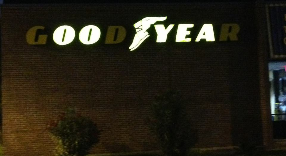 A broken Goodyear sign