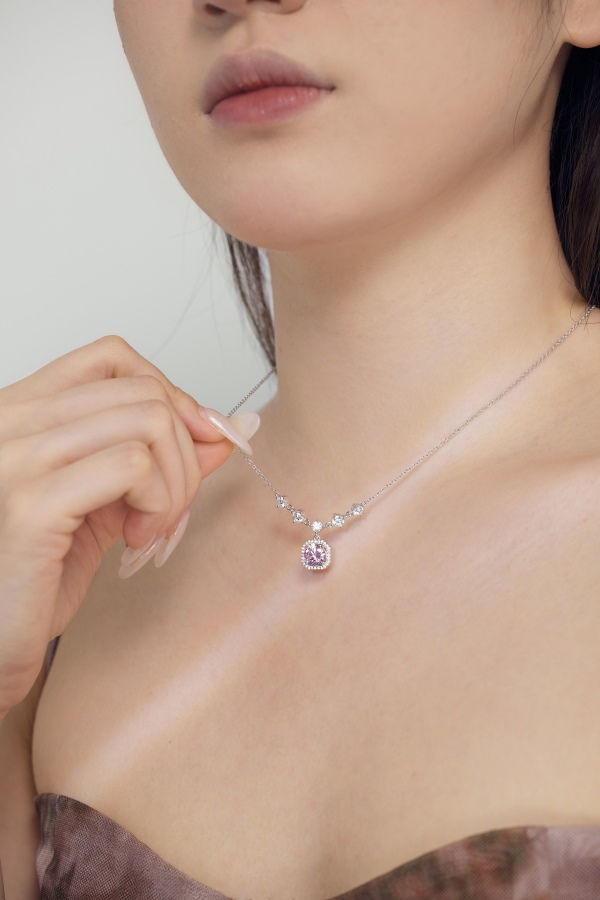 Thumbnail: Nayara Necklace (925 sterling silver) 