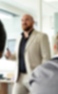 Développer-sa-communication-et-gagner-en-compétences-Damien-Coach-Geninc.jpg