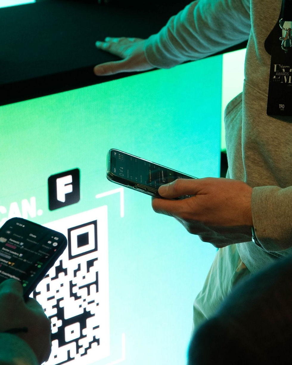 Field expert using Field IQ, a field intelligent application