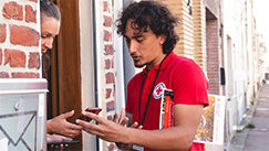 Acquisition client en face-à-face : pourquoi ce canal reste le plus mesurable ?