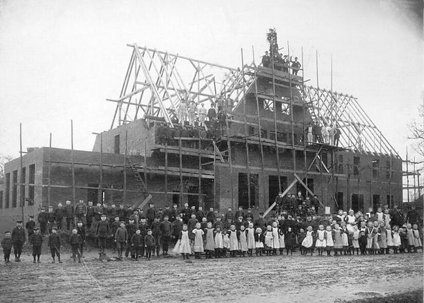 Richtfest Alte Schule 1910.jpg