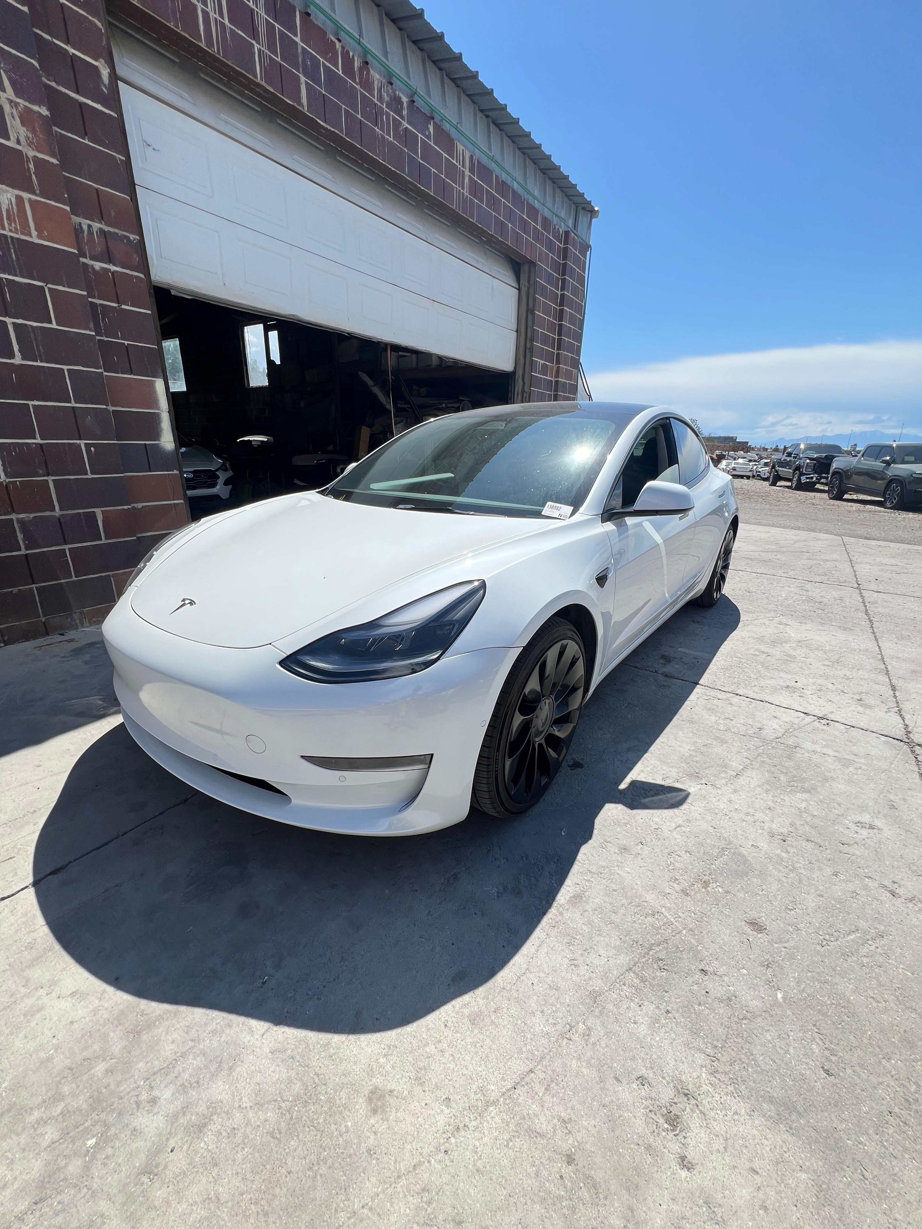 Tesla Model 3 - Performance