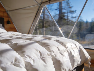 Luxury Under the Stars: A Guide to Choosing Premium Bedding for Glamping Resorts and Outdoor Hospitality in North America