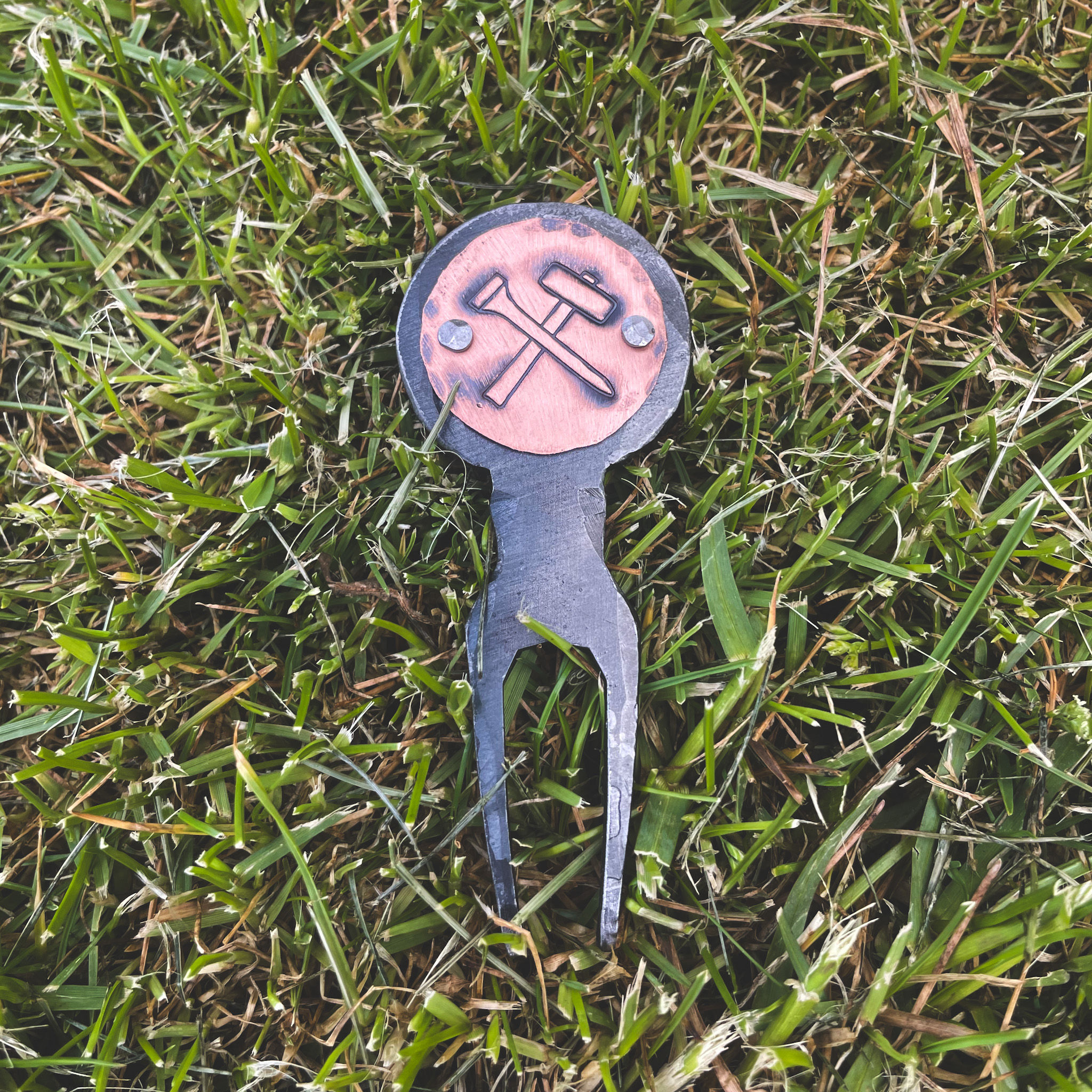 Steel Pitch Divot Tool - Hammer & Tee