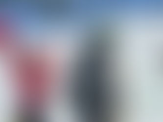 SnowConnectingPeople describes what happens naturally in the snow: people come together, share experiences, and grow together. Snow acts as a connecting element – open and without borders. Origin, language, or culture fade into the background, while a shared passion for snowsports creates connection, exchange, and a sense of community.