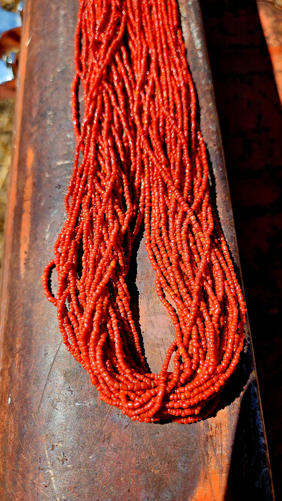 Thumbnail: Stream of Coral beaded Necklace 