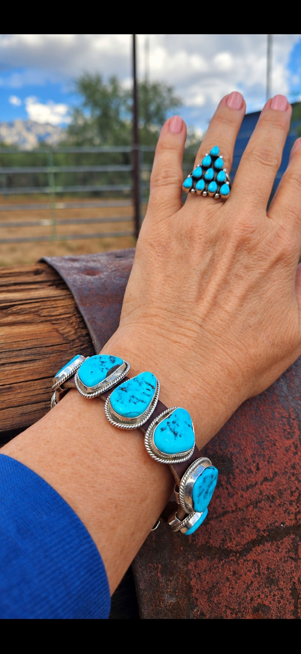 Thumbnail: Turquoise Saddle Seven Stone Bracelet