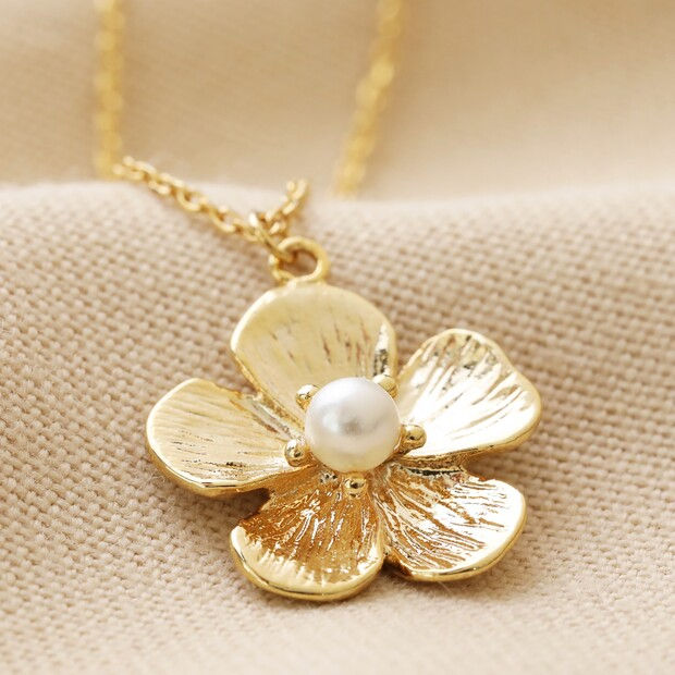 LISA ANGEL Large Flower Pendant Necklace with Pearl in Gold