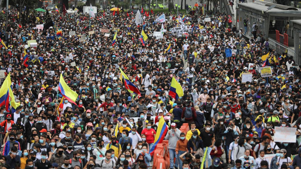 Petro y otros políticos se pronuncian sobre retiro de reforma tributaria