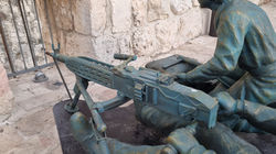 Real scale 3D sculpture