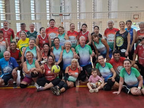 Grupo de Idosos Continente comemorou 8 anos de fundação com festa e vôlei 