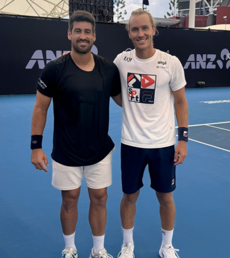 Rafael Matos e Orlando Luz, atletas da ADK Tennis, de Itajaí (SC), superam dupla com dois ex-Nº 1 do mundo e vão às oitavas em Adelaide