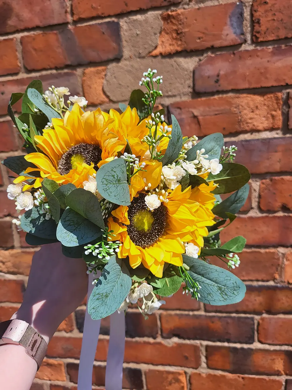 Thumbnail: Sunflower bouquet top view