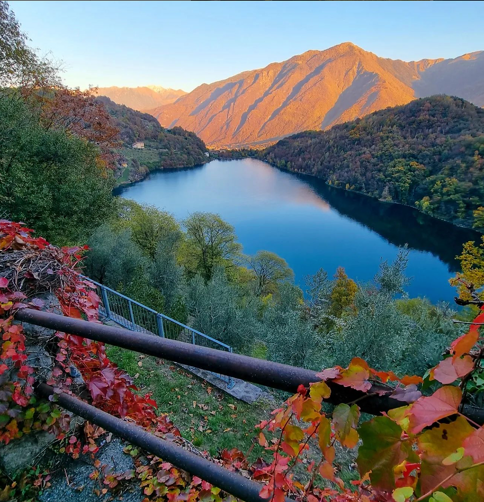 Anello da fiaba sul lago Moro (verde)