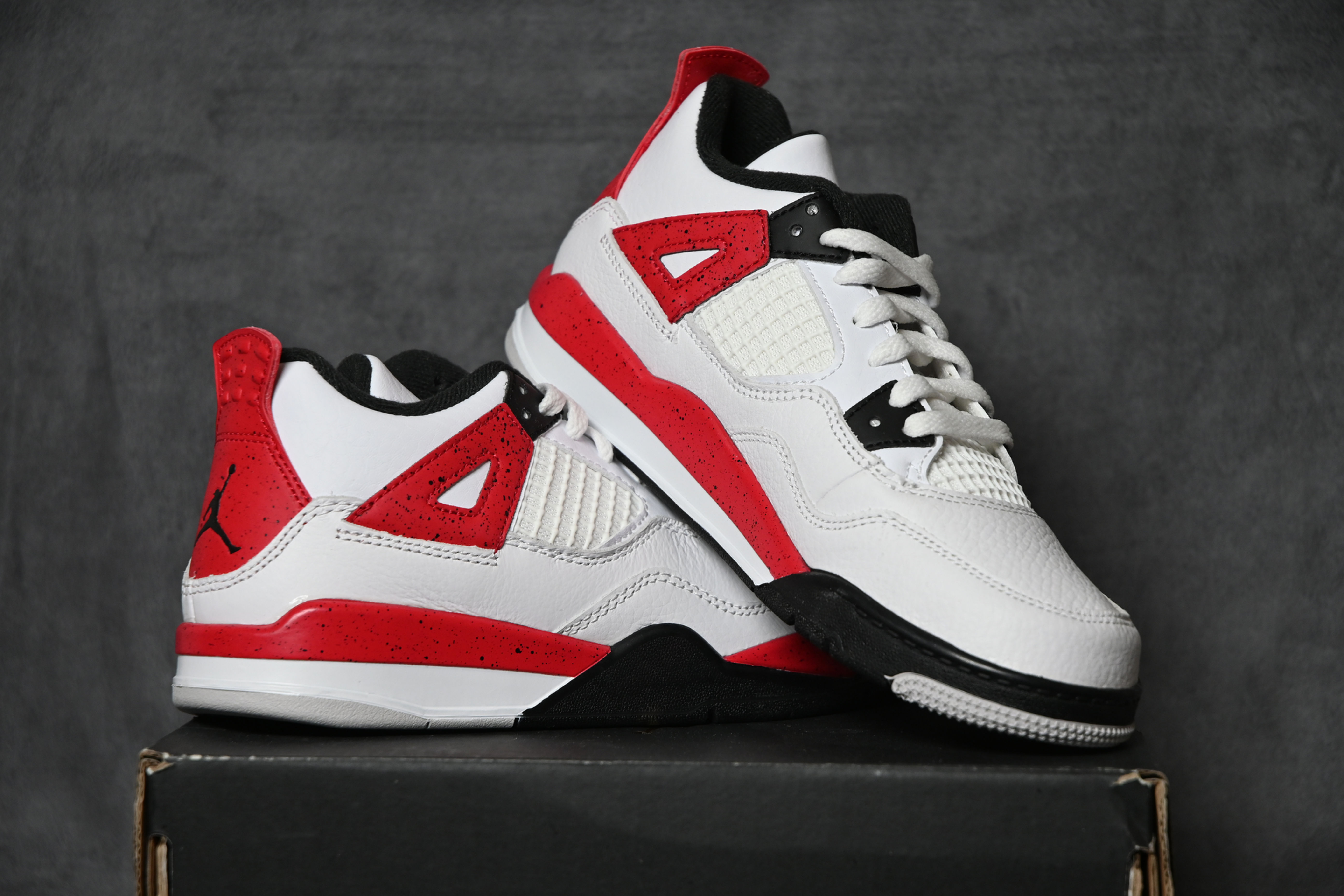 Nike Air Jordan 4 Retro "White/Fire Red/Black/Neutral Grey"
