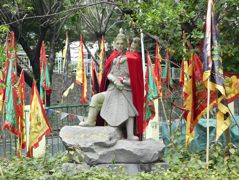 Lu Xiufu Holding Emperor Bing of Song at the Mausoleum of the Song Dynasty