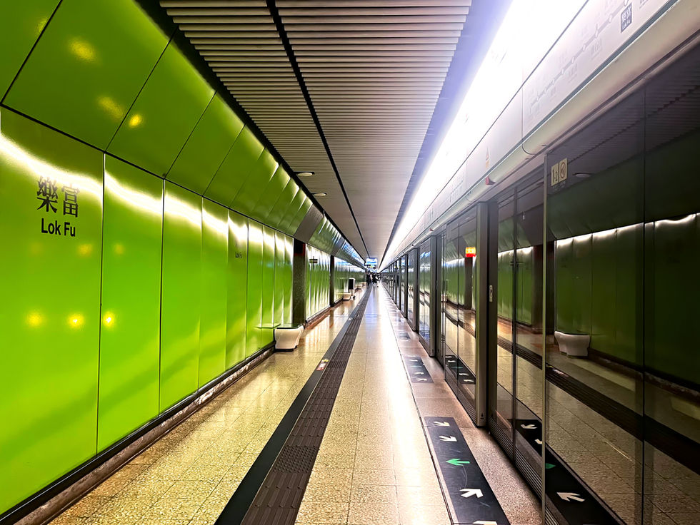 Lok Fu MTR Station