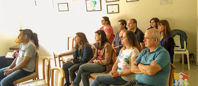 Famílias de Curitiba serão treinadas para acolher temporariamente crianças protegidas pela justiça