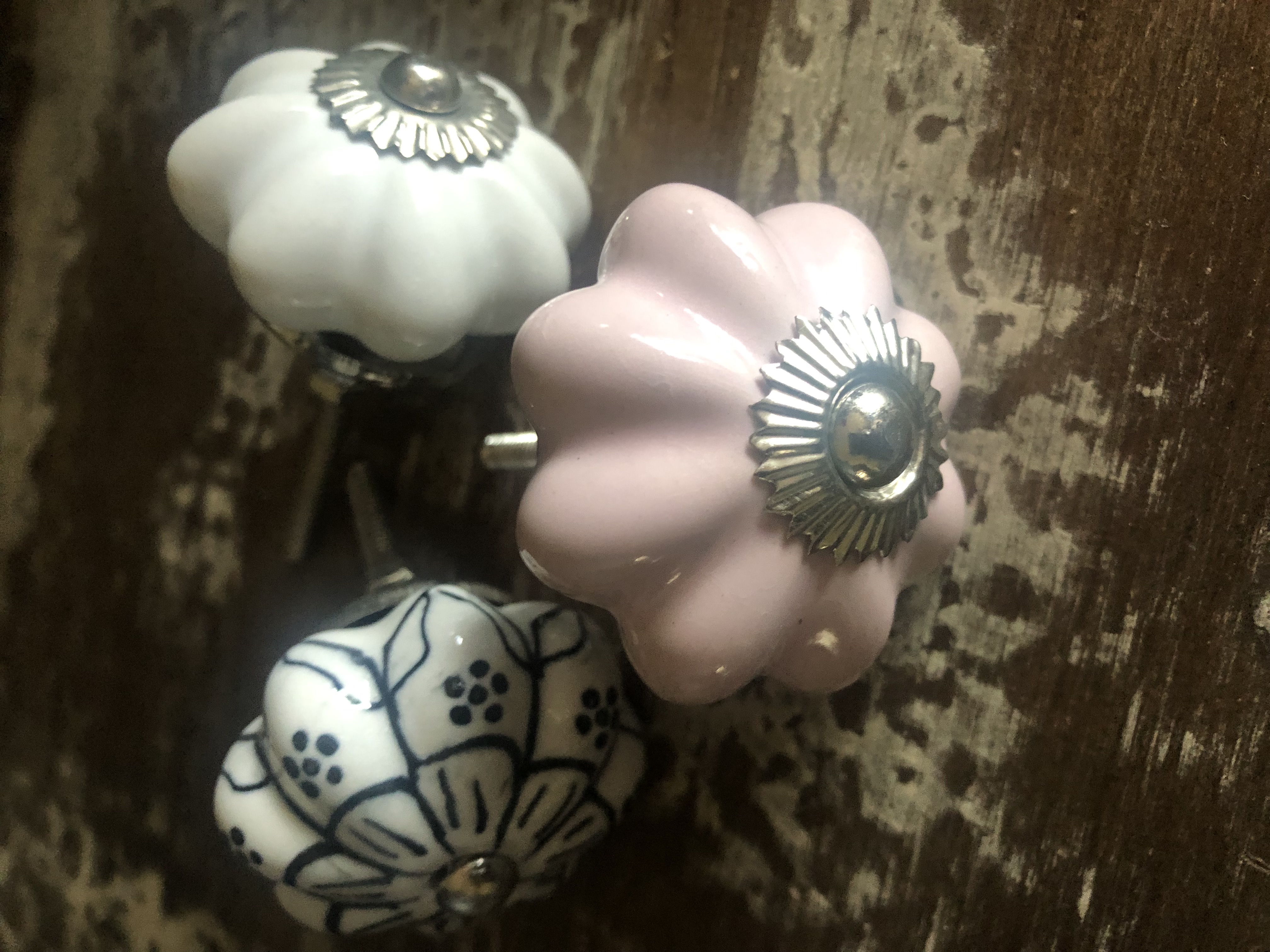 Mixed knobs