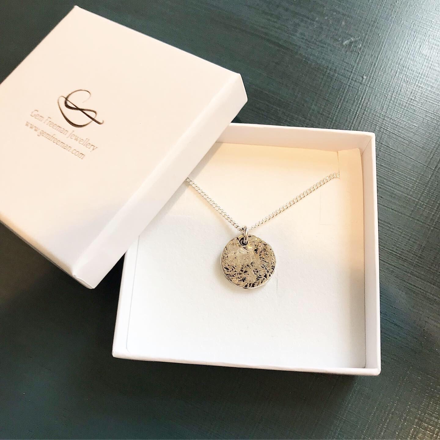 silver round necklace