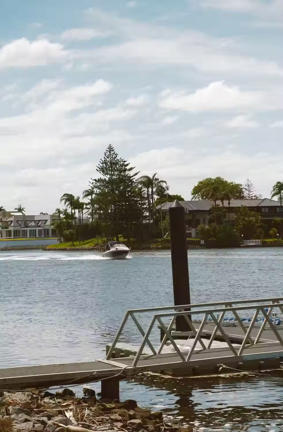Waterfront residences in Clear Island Waters, Gold Coast