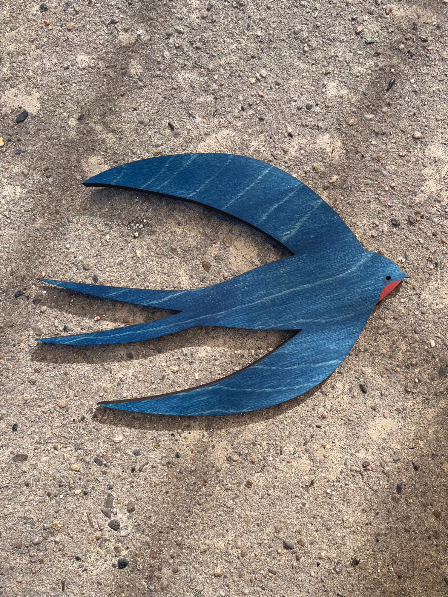 Dřevěná vlaštovka na stěnu - modrá