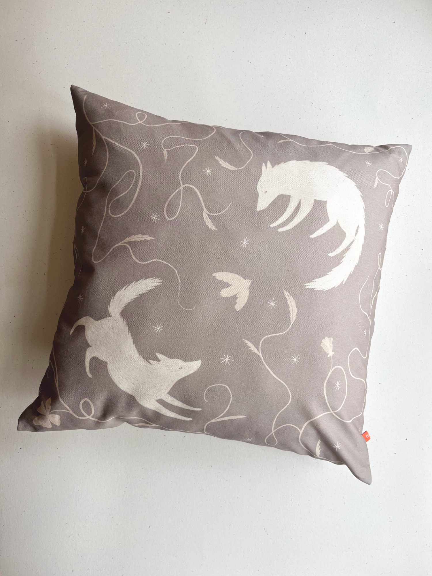 Ilustrovaný povlak na polštář Skryté příběhy - V houští