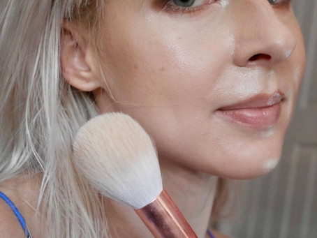 Makeup Tip; How to Make Your Makeup Base Look SEAMLESS!