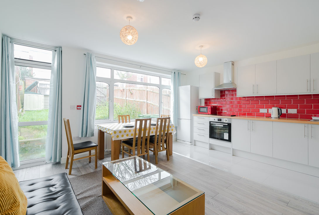 Hotels-Models14015 2_edit_new 2.jpg