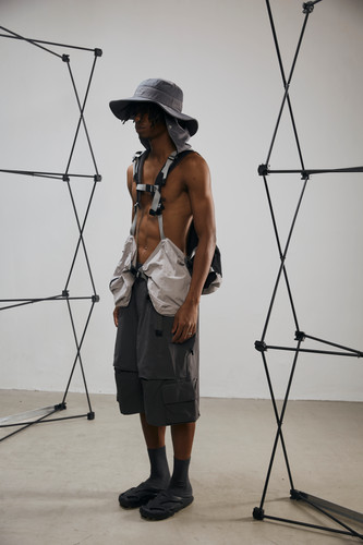 ARCHIVAL REINVENT TEFLON® KNEE HIDDEN POCKET SHORTS / GREY ARCHIVAL REINVENT TEFLON® KNEE HIDDEN POCKET SHORTS / GREY