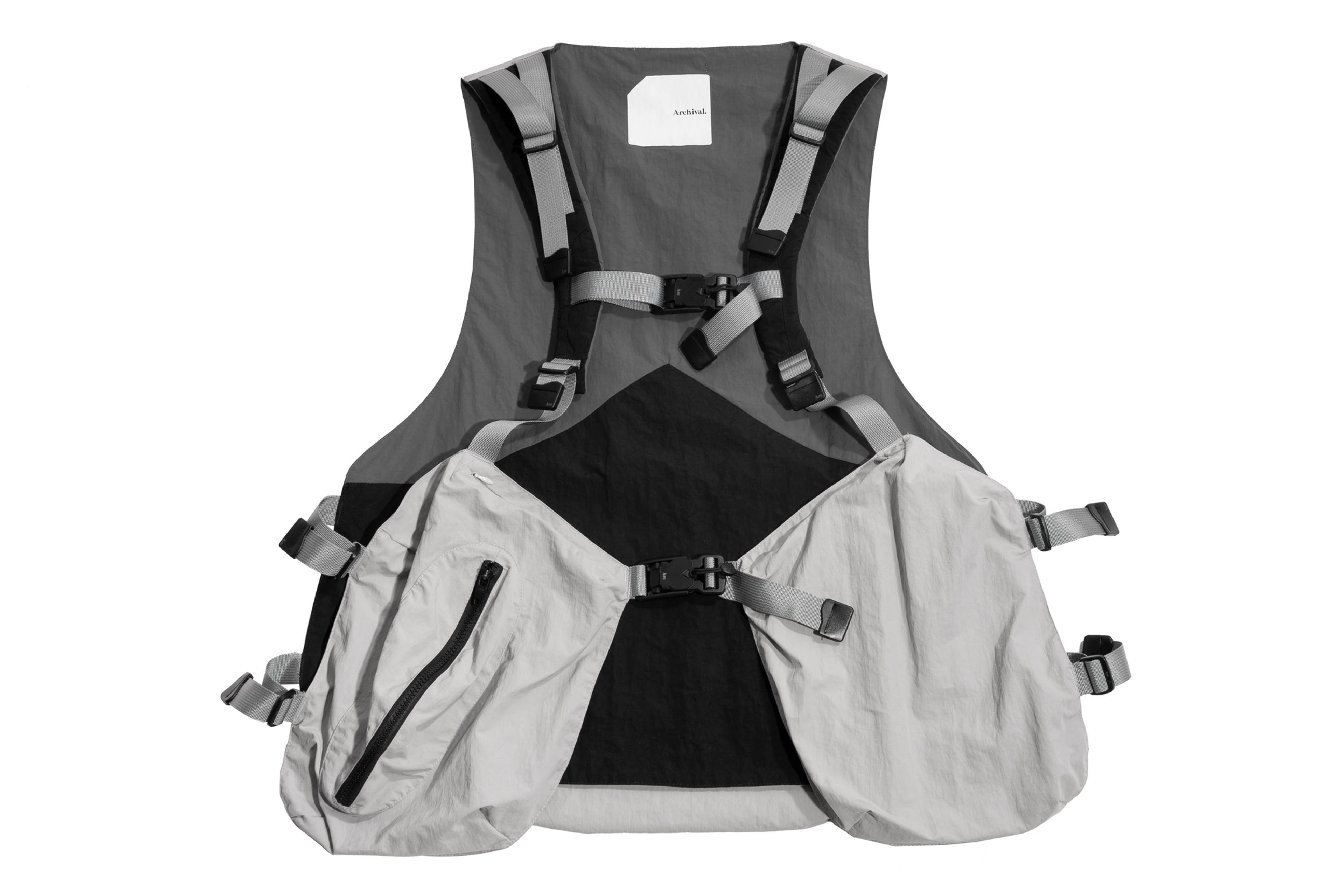 ARCHIVAL REINVENT TEFLON® ARCHIVAL BACKPACK VEST /GREY