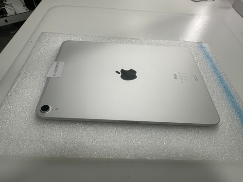 IPAD PRO 11-INCH WI-FI 64GB - SILVER A1980 (CRACKED) | AvenueMac