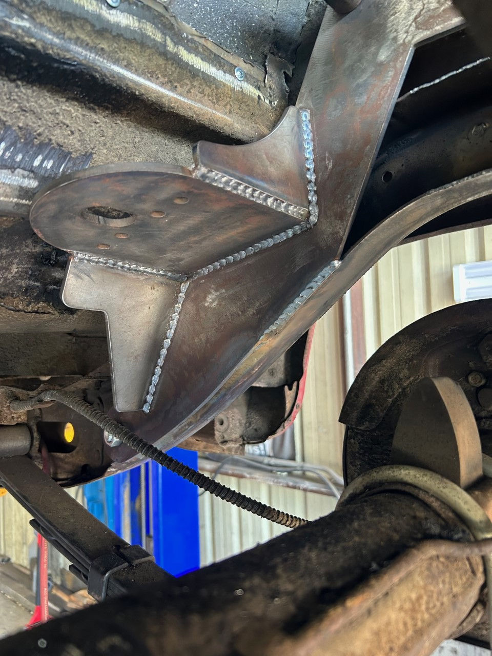 Thumbnail: Pontiac Late 48 / ‘49-54 Cplte rear 2 link kit -big c notch / bag mount assembly