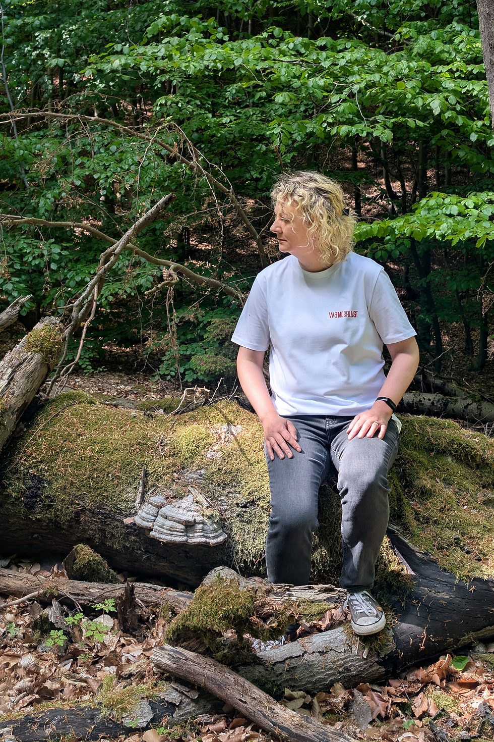 Miniaturbild: NOT ALL THOSE WHO WANDER ARE LOST - Unisex Shirt - rot