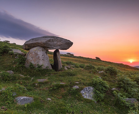 Cromlech Maen y Bardd