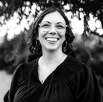 Jocelyn Headshot 1_edited.jpg