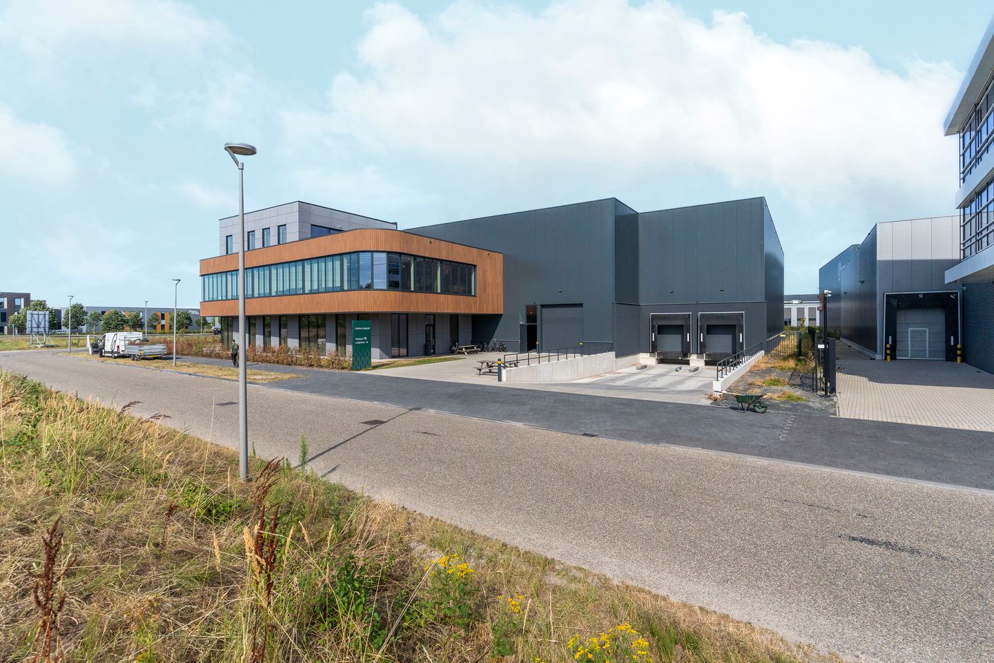 Athena Logistics aan de Kwikzilverstraat 19 in Almere