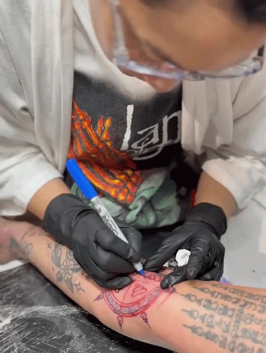 best-sak-yant-bamboo-tattoo-patong-phuket-ceremony-customize-design-ezgif.com-video-to-gif